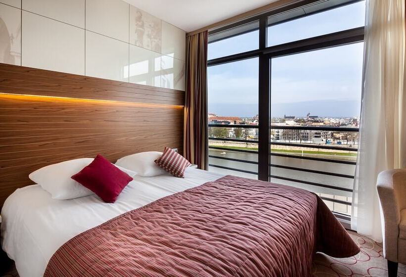 Номер Стандарт Вид на Реку, Qubus Hotel Kraków