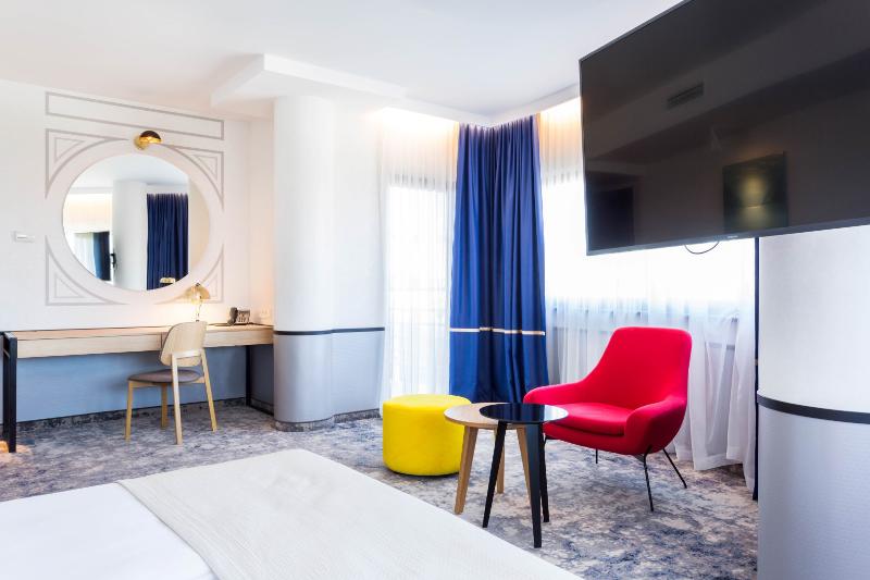 Полулюкс, Qubus Hotel Kraków