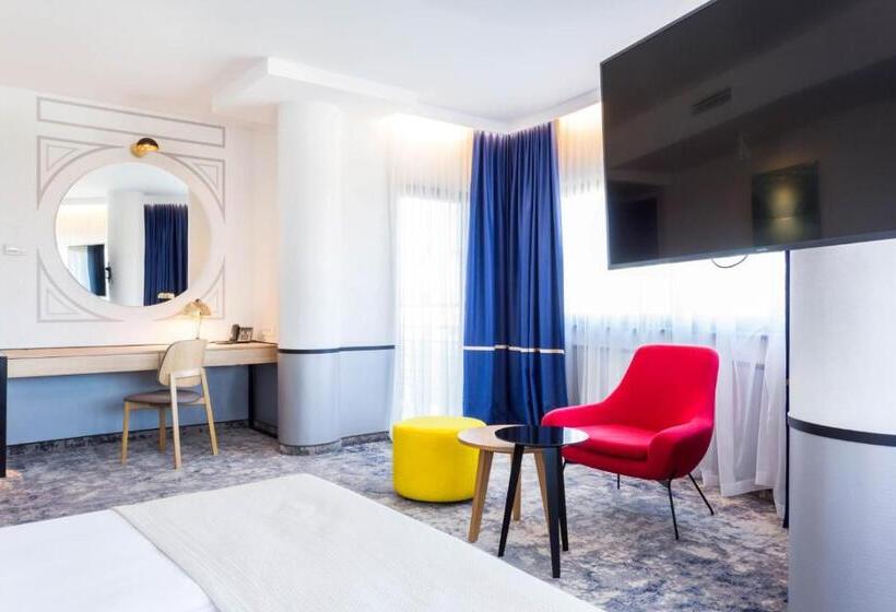 Полулюкс, Qubus Hotel Kraków