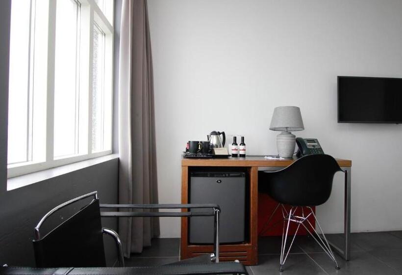 اتاق لوکس با چشم‌انداز دریا, Center Hotels Arnarhvoll