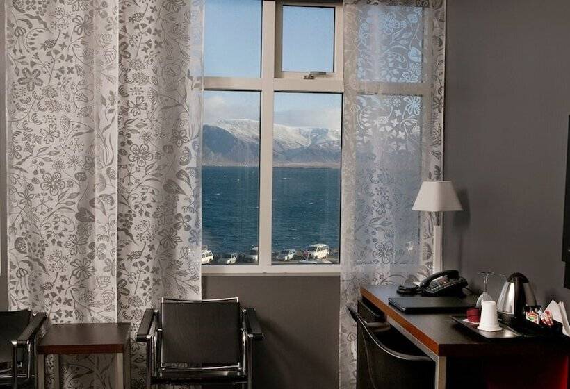 اتاق لوکس با چشم‌انداز دریا, Center Hotels Arnarhvoll