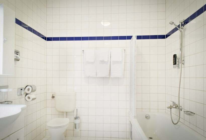 4인용 스탠다드 룸, Garten  Und Kunsthotel Gabriel City
