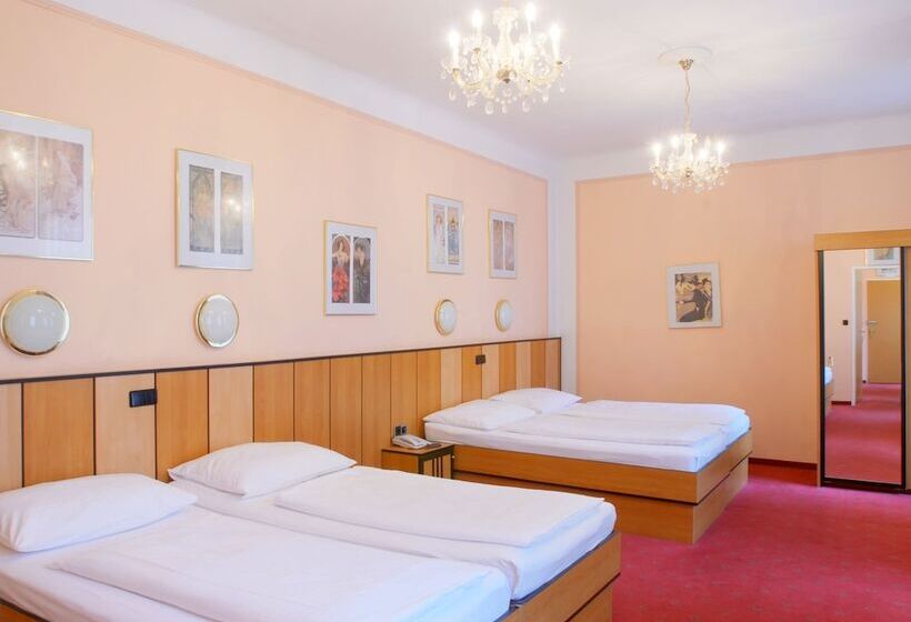 4인용 스탠다드 룸, Garten  Und Kunsthotel Gabriel City