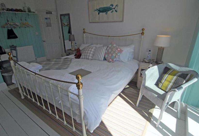 Номер Superior Вид на Море, Lulworth Cove Inn