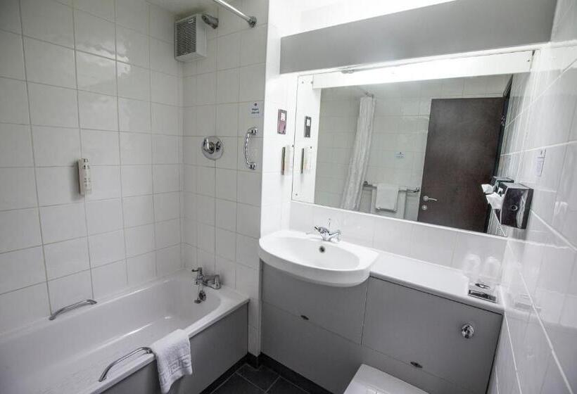 Семейный Номер, Ramada London South Mimms