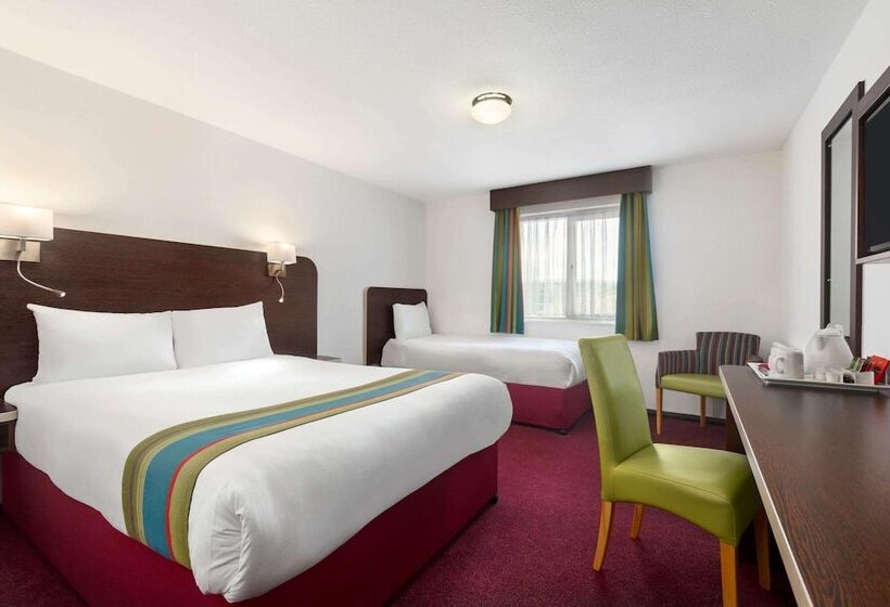 Семейный Номер, Ramada London South Mimms