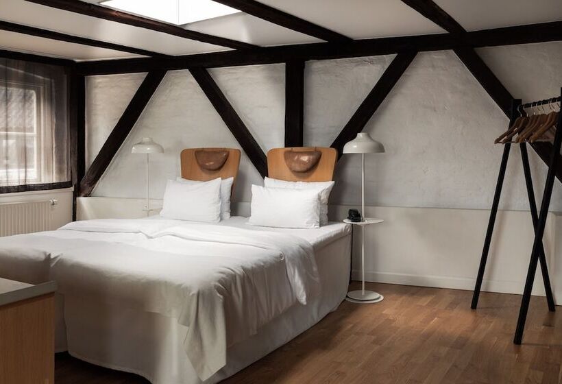 سوئیت با بالکن, Sp34