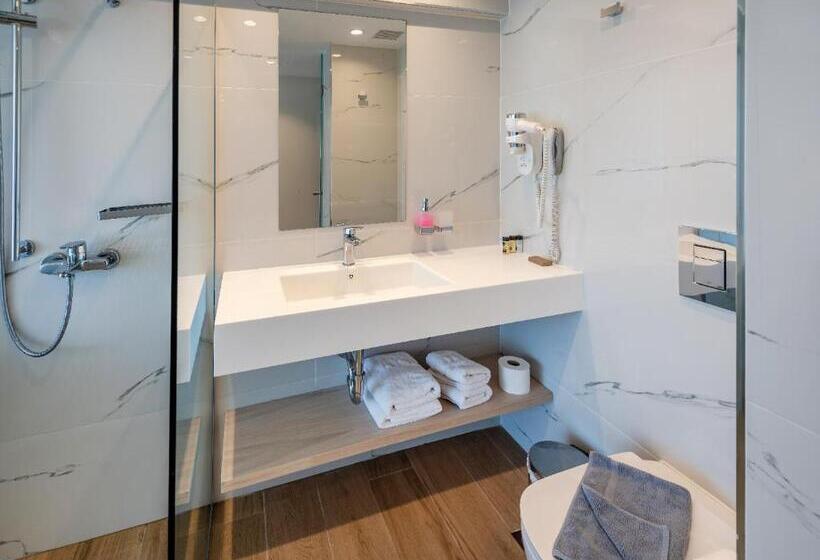 Quarto Estandar, Triton Boutique