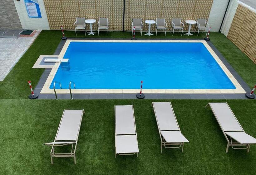 Семейный Номер, Saint George Hotel