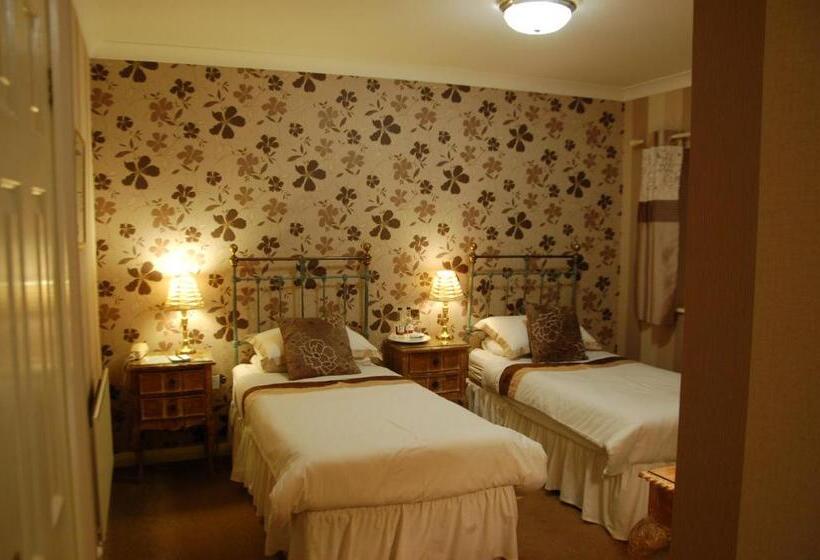 Номер Стандарт, Albright Hussey Manor