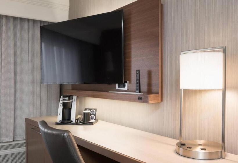 اتاق استاندارد با تخت بزرگ, Courtyard By Marriott Toronto Vaughan