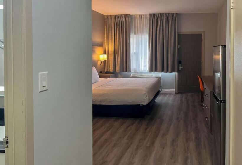 스탠다드 룸 킹사이즈 침대, Motel 6 Sault Ste. Marie, On