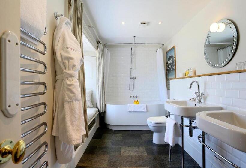اتاق استاندارد, The Ickworth Hotel And Apartments   A Luxury Family
