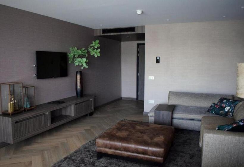 Люкс, Van Der Valk Hotel Hengelo