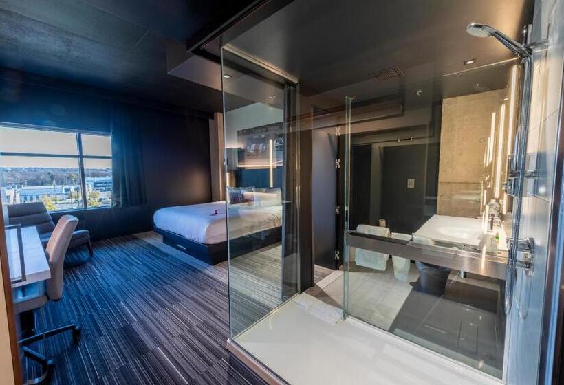 اتاق سوپریور با تخت بزرگ, Grand Times Hotel – Aeroport De Quebec