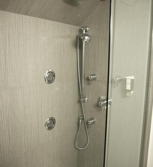 스위트 킹사이즈 침대, Admiral Inn Mississauga