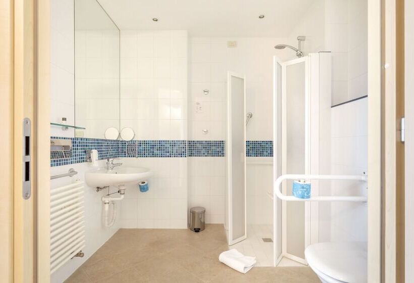 Номер Стандарт Адаптированный для Инвалидов, B&b Hotel Cherasco Langhe
