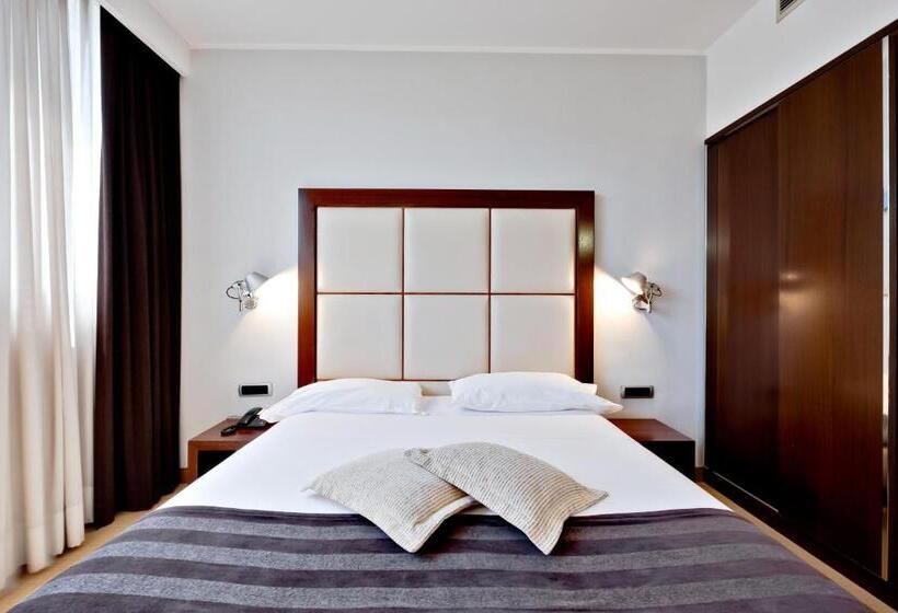 Номер бизнес-класса, Italiana Hotels Cosenza