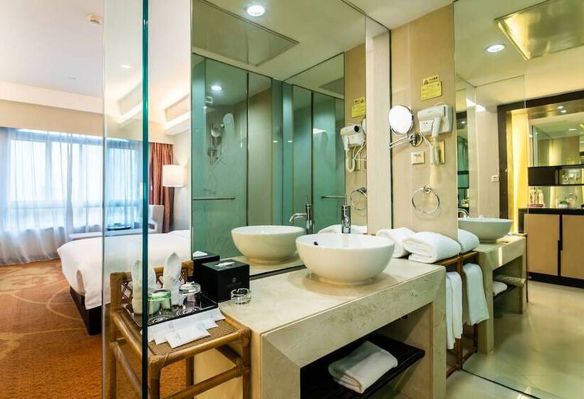 غرفة قياسية, Landmark International