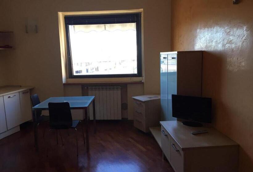 استودیوی استاندارد, Le Tre Stazioni