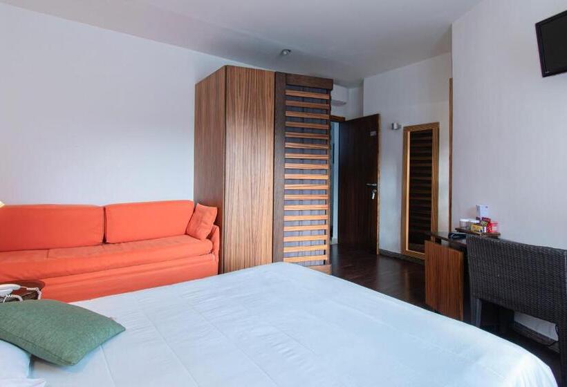 Трехместный Номер Классика, Marina 10 Design Hotel & Spa