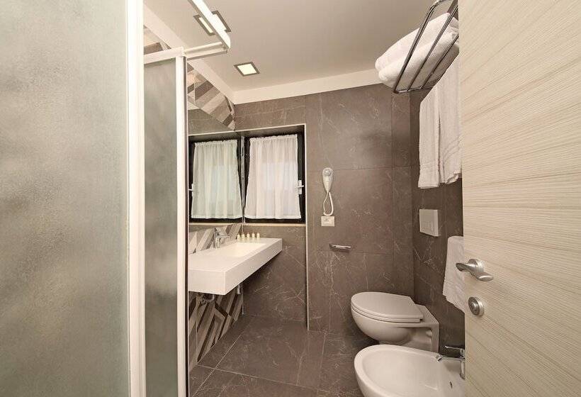 اتاق راحتی سه تخته, Residence Holiday