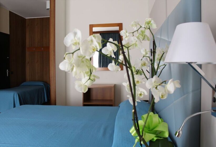 Четырехместный Номер Стандарт, Residence Holiday