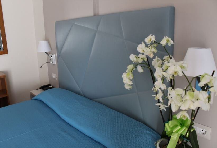 Четырехместный Номер Стандарт, Residence Holiday