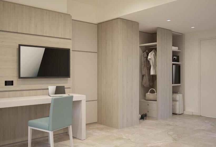 اتاق استاندارد سه نفره, Residence Holiday