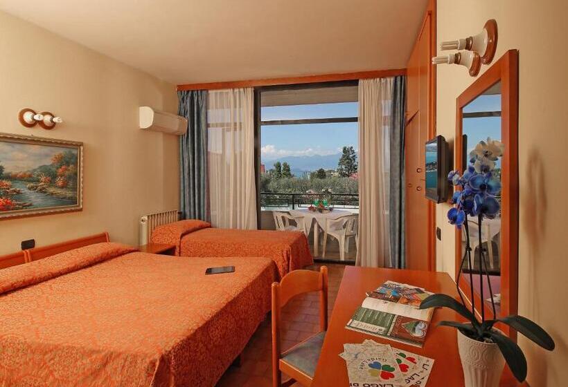 اتاق استاندارد چهار تخته, Residence Holiday