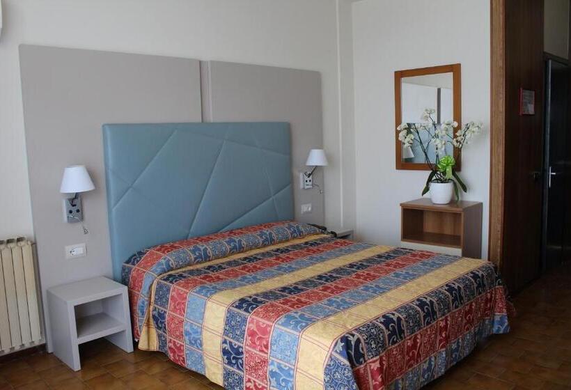 اتاق استاندارد چهار تخته, Residence Holiday