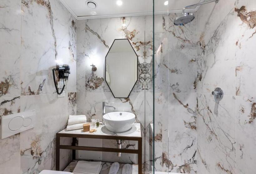 Quarto superior, Acca Hotel