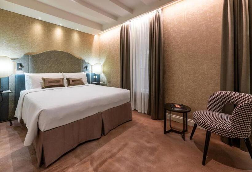 Quarto Deluxe com Balcão, Acca Hotel