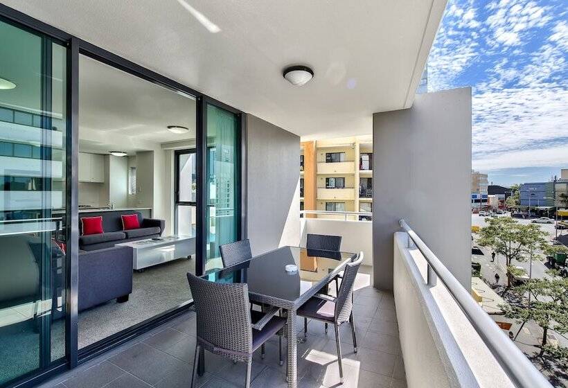 Апартаменты 2 Спальни, Flynn Brisbane
