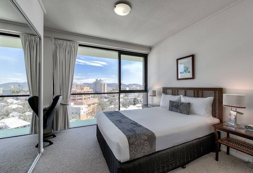 Апартаменты 2 Спальни, Flynn Brisbane