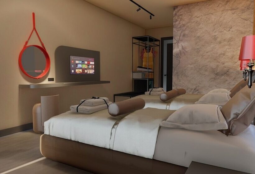 Standard Triple Room, Golden Sun