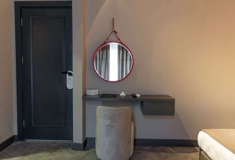 Standard Triple Room, Golden Sun