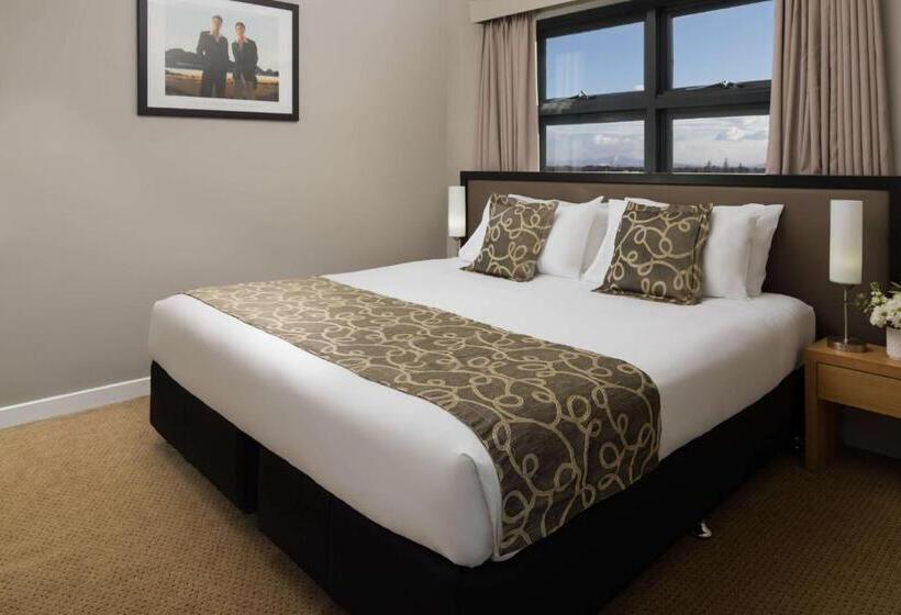 Люкс Deluxe 2 Спальни, Rydges Mackay Suites
