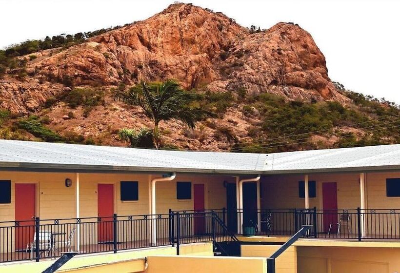 Номер Стандарт, Summit Motel