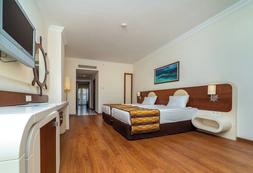 Quarto Familiar, Transatlantik Hotel & Spa