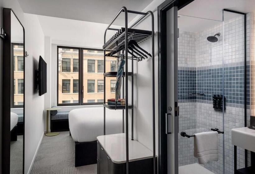 Quarto Estandar Cama King, Arlo Midtown