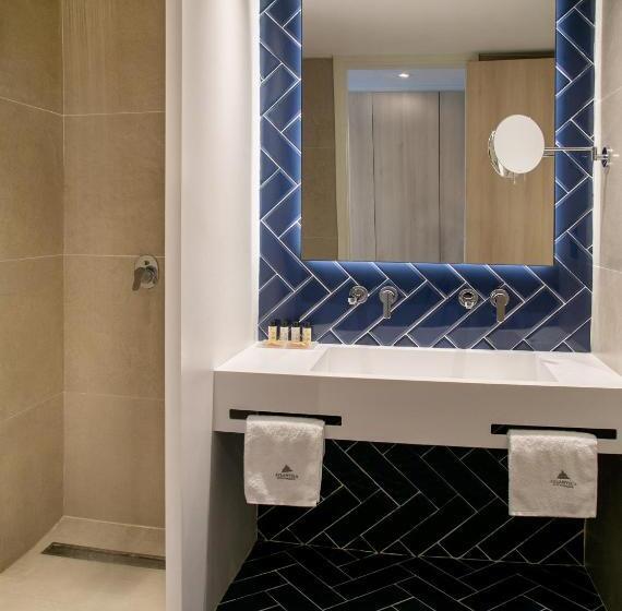 اتاق سوپریور با چشم‌انداز استخر, Atlantica Aqua Blue