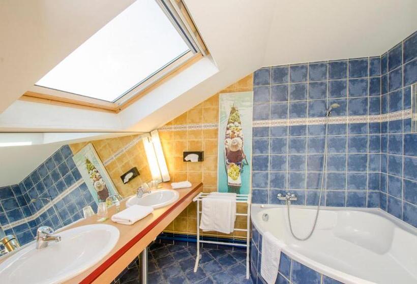 חדר קומפורט לשלושה, Hôtel Bosquet Pau Centre