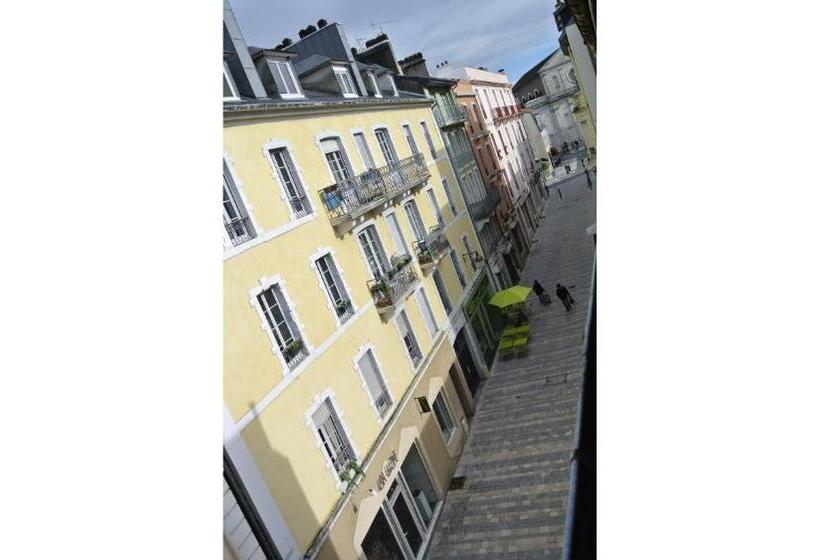 חדר קומפורט לשלושה, Hôtel Bosquet Pau Centre