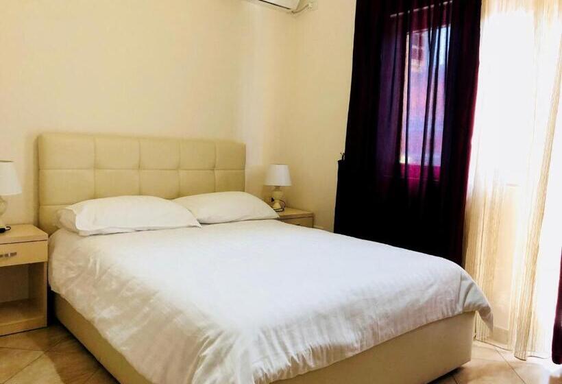스탠다드 룸, Bristol Hotel Tirana