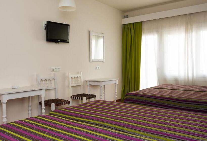 Четырехместный Номер Стандарт, Hostal Sol Y Miel