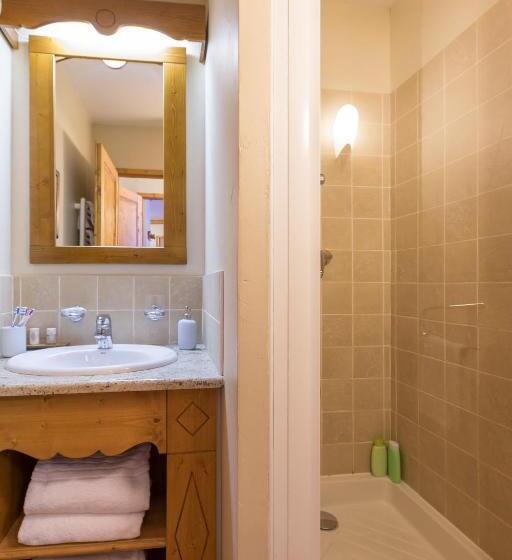 2 Bedroom Apartment with Pool, Résidence Pierre & Vacances Premium Arc 1950 Le Village