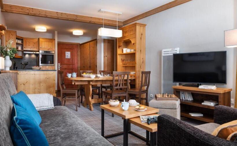2 Bedroom Apartment with Pool, Résidence Pierre & Vacances Premium Arc 1950 Le Village
