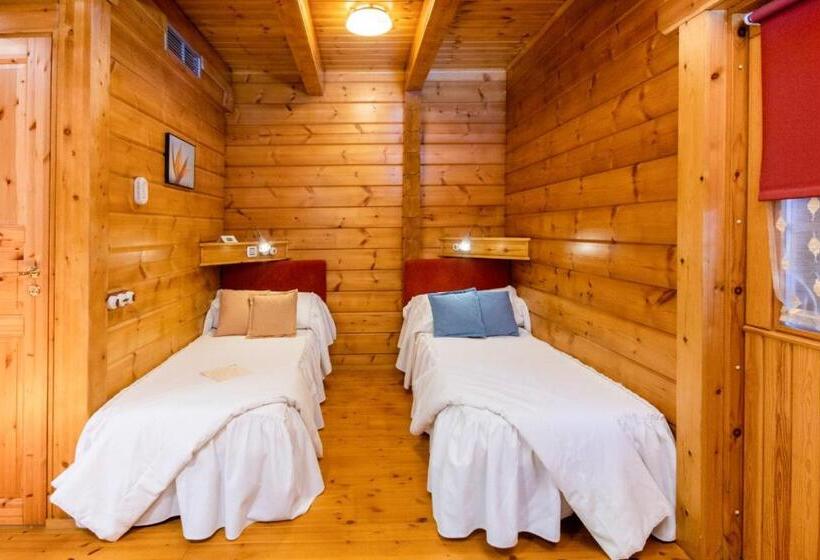 Номер Стандарт Адаптированный для Инвалидов, Somlom   Eco Friendly Montseny