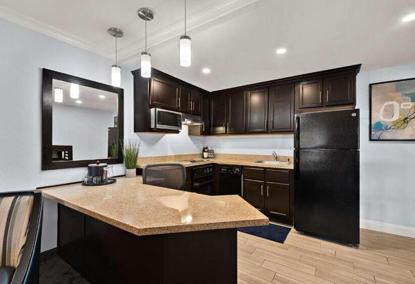 Люкс Кровать Кинг, Best Western Plus Manhattan Beach